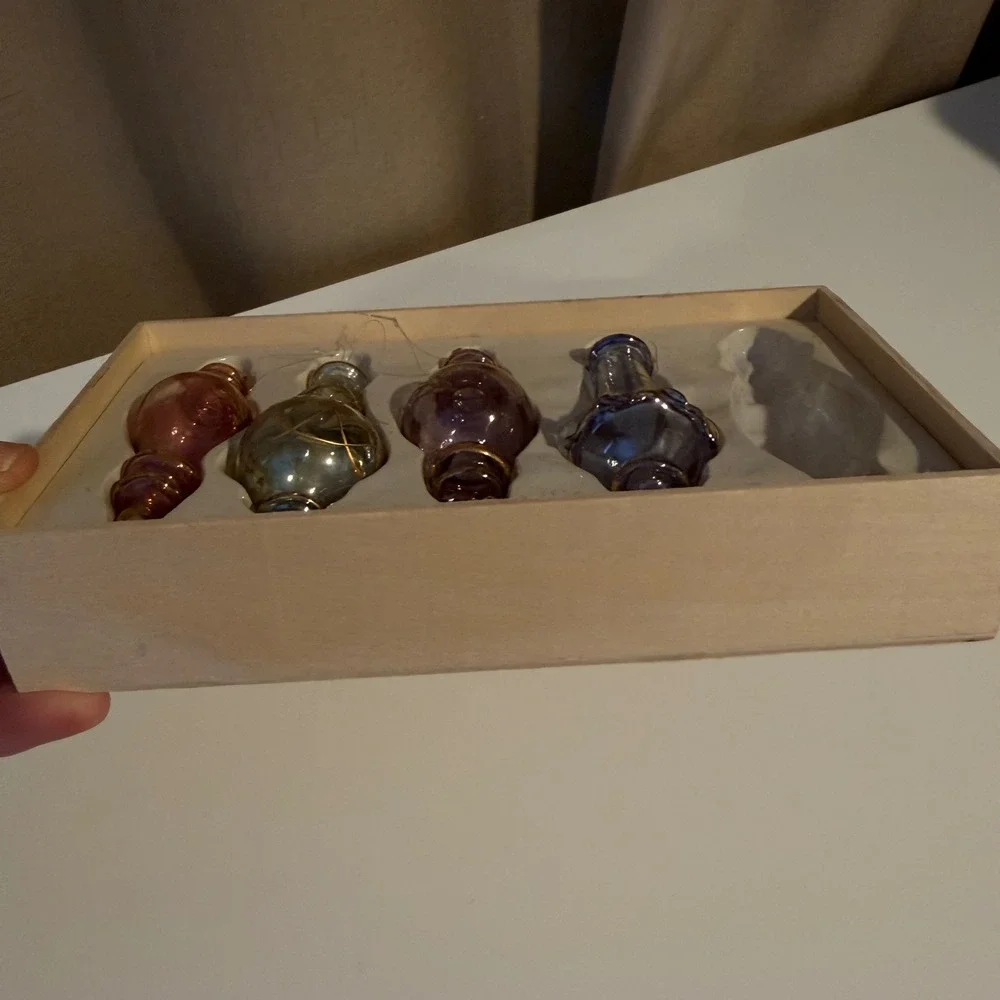 Vintage Hand Blown Glass Christmas Ornaments Gold Gilt‎ Finial Set of 4